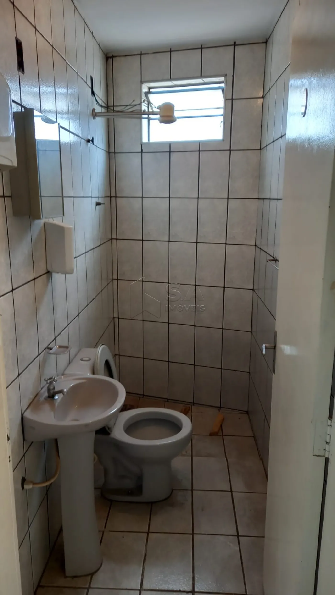 Alugar Comercial / Galp&atilde;o - Barrac&atilde;o em Botucatu R$ 1.500,00 - Foto 5