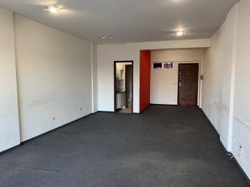 Botucatu Centro Comercial Locacao R$ 700,00 Condominio R$400,00 