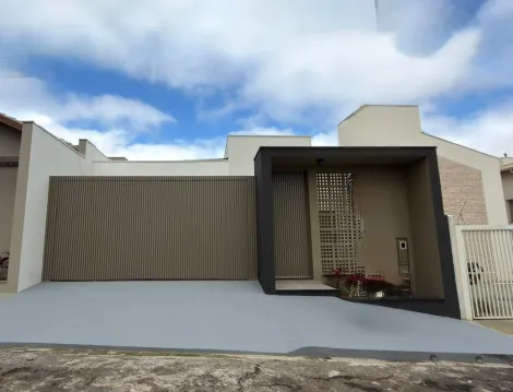 Botucatu Chacara dos Pinheiros Casa Venda R$950.000,00 3 Dormitorios 4 Vagas Area do terreno 250.00m2 Area construida 150.00m2