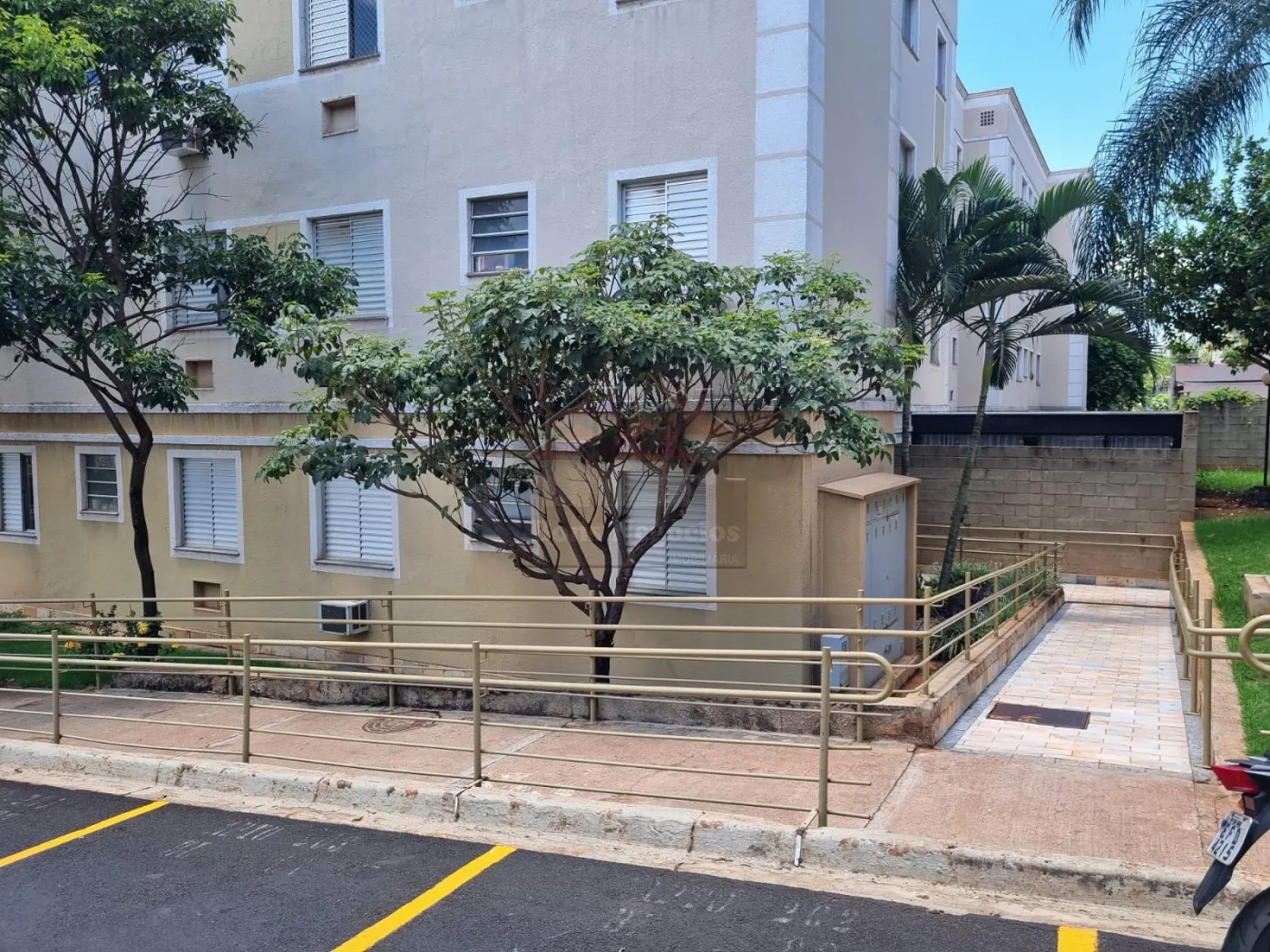 Alugar Apartamento / Aluguel em Ribeir&atilde;o Preto R$ 1.200,00 - Foto 4