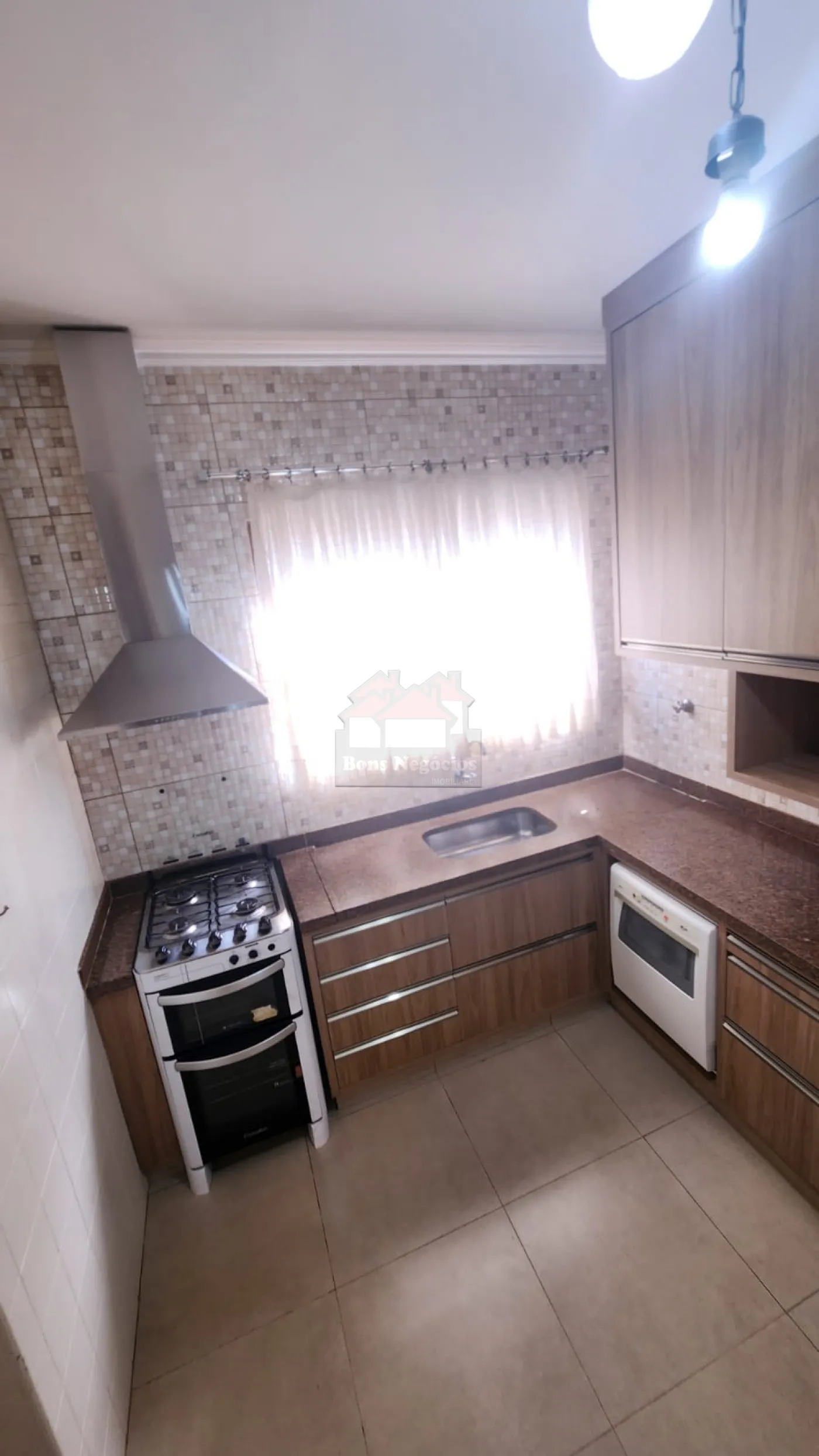 Alugar Apartamento / Padr&atilde;o em Ribeir&atilde;o Preto R$ 1.700,00 - Foto 3