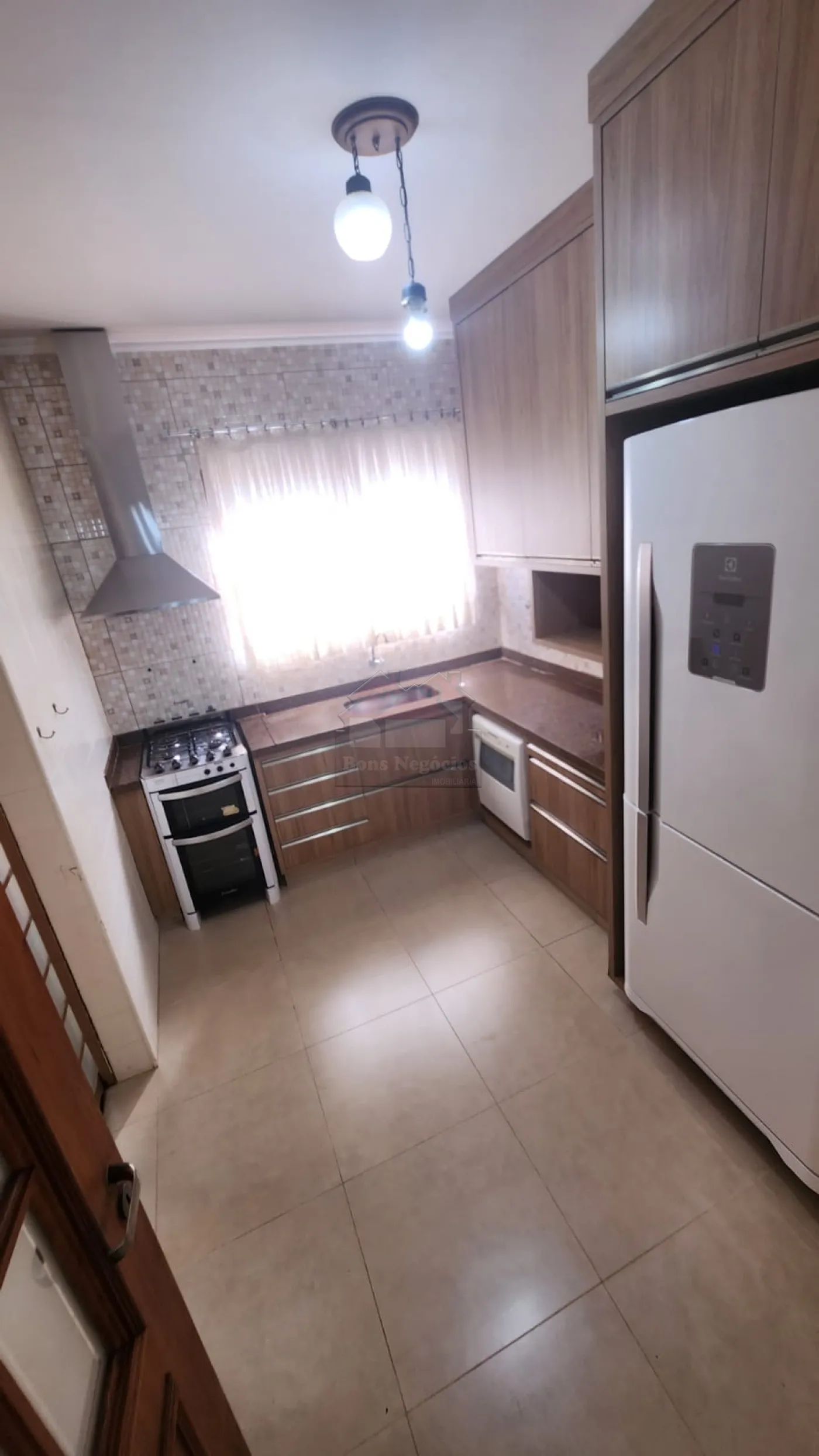 Alugar Apartamento / Padr&atilde;o em Ribeir&atilde;o Preto R$ 1.700,00 - Foto 4