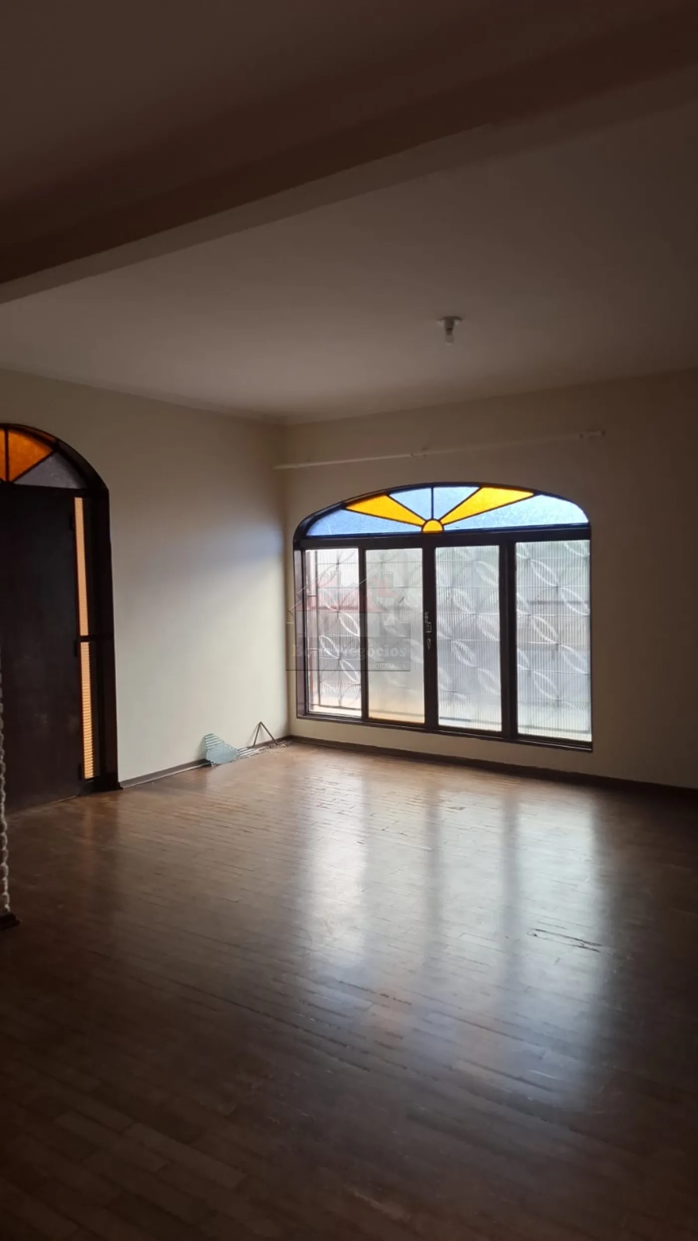 Alugar Casa / Padr&atilde;o em Ribeir&atilde;o Preto R$ 3.000,00 - Foto 4