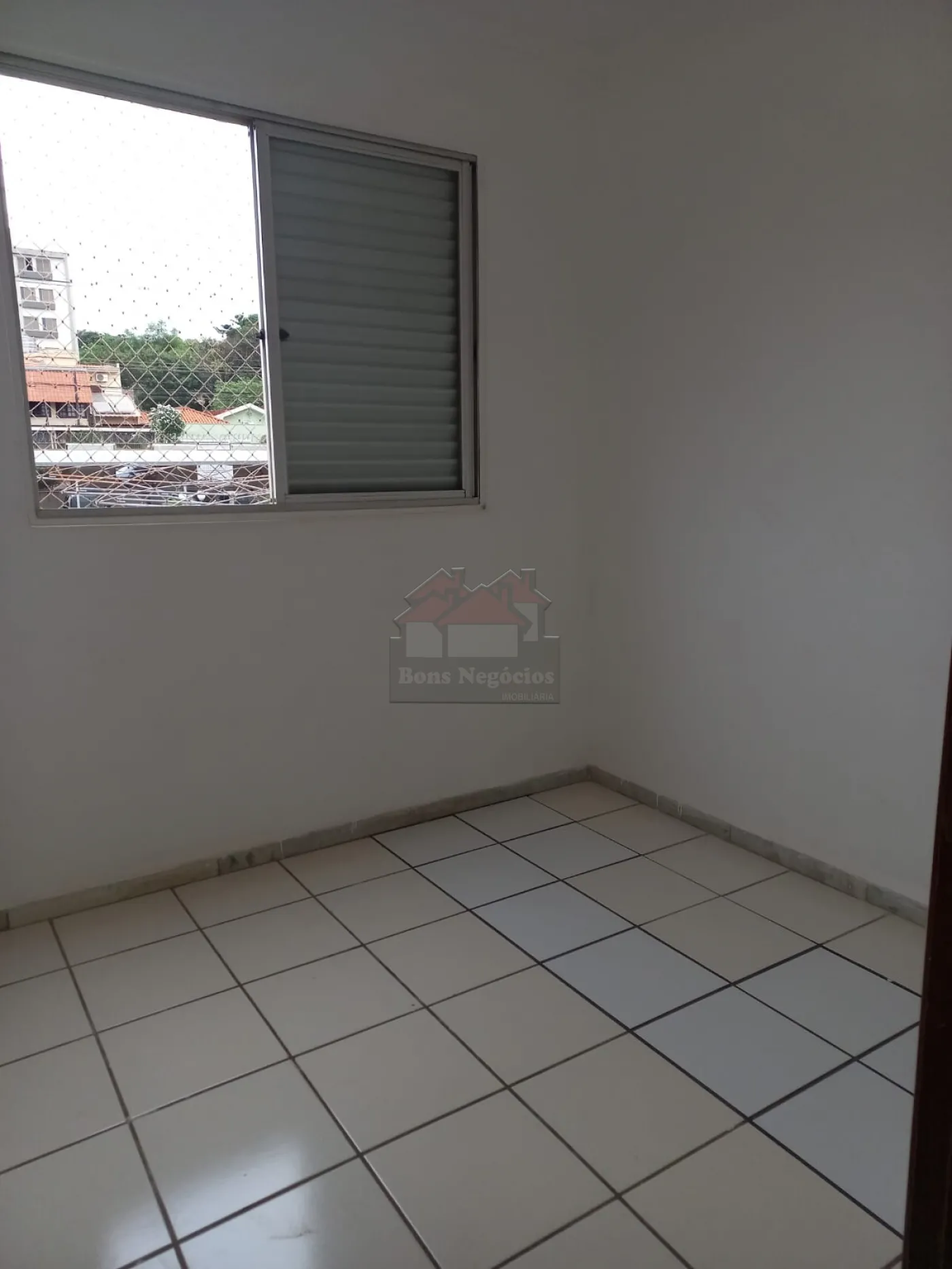 Alugar Apartamento / Aluguel em Ribeir&atilde;o Preto R$ 1.100,00 - Foto 3