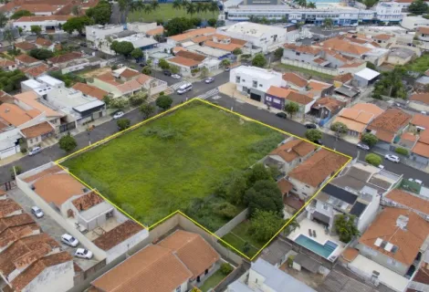 Marilia Banzato Area Venda R$7.000.000,00  Area do terreno 3400.00m2 