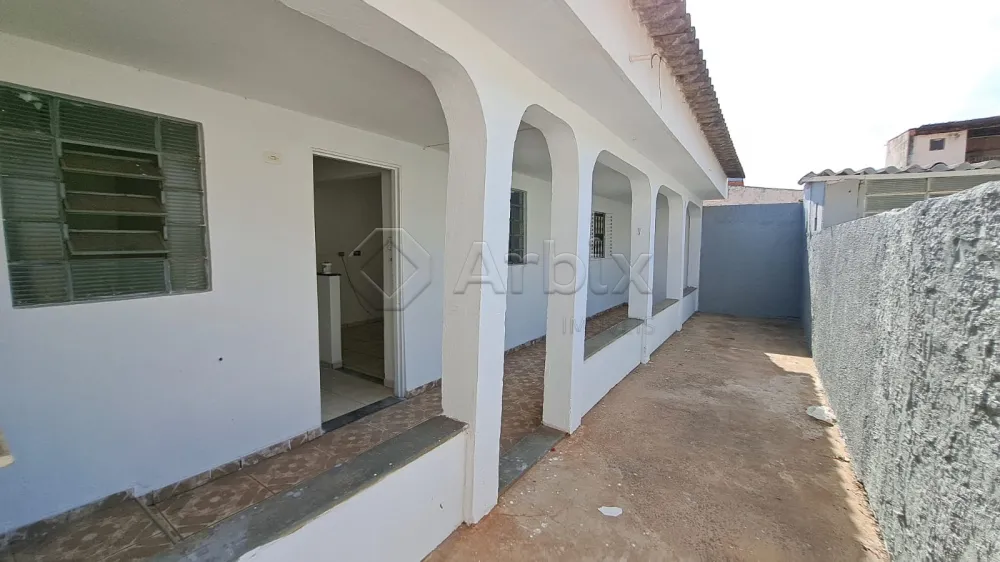 Alugar Casa / Residencial em Santa B&aacute;rbara D`Oeste R$ 1.000,00 - Foto 2