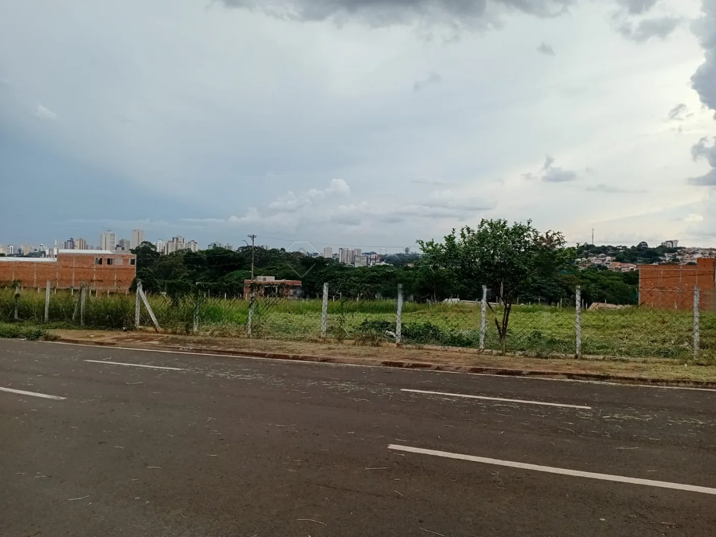 Comprar Terreno / Residencial em Americana R$ 350.000,00 - Foto 1