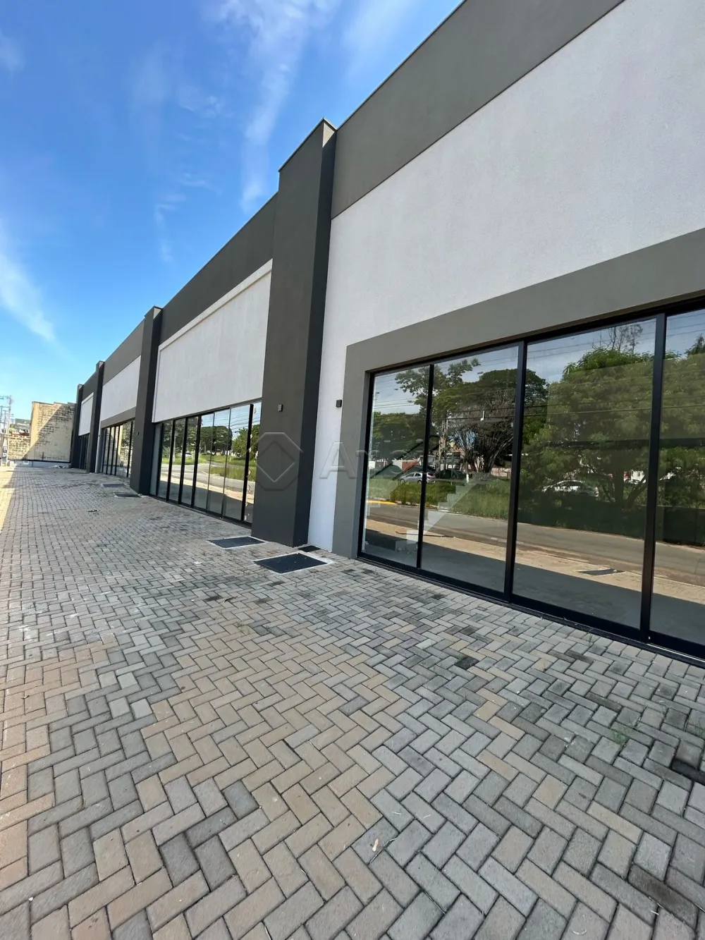 Alugar Comercial / Sal&atilde;o Comercial em Santa B&aacute;rbara D`Oeste R$ 4.000,00 - Foto 1