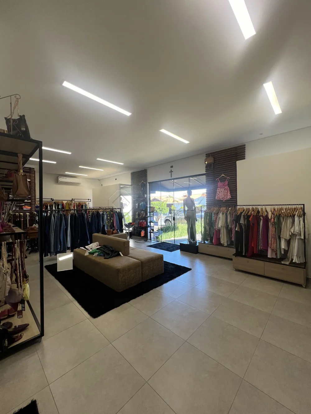 Alugar Comercial / Sal&atilde;o Comercial em Santa B&aacute;rbara D`Oeste R$ 4.500,00 - Foto 3