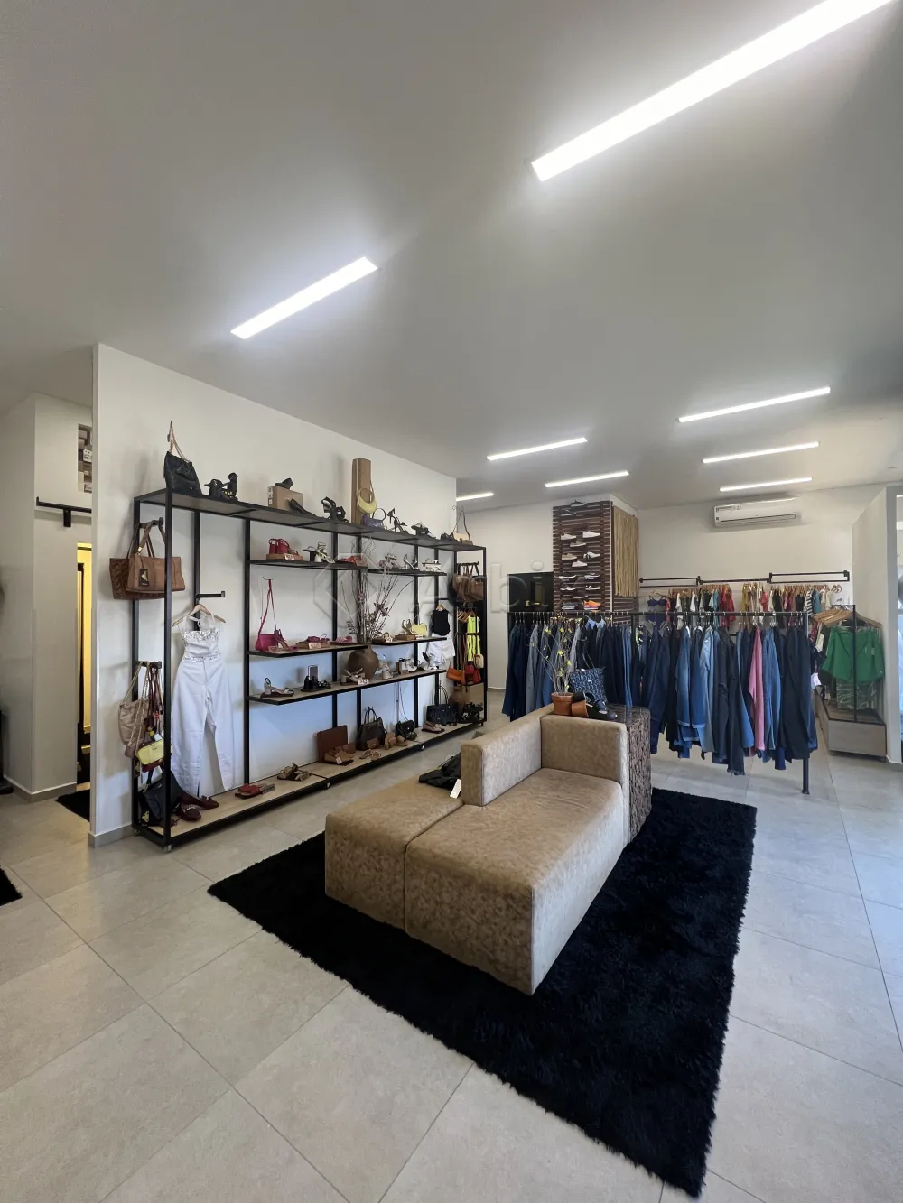 Alugar Comercial / Sal&atilde;o Comercial em Santa B&aacute;rbara D`Oeste R$ 4.500,00 - Foto 4