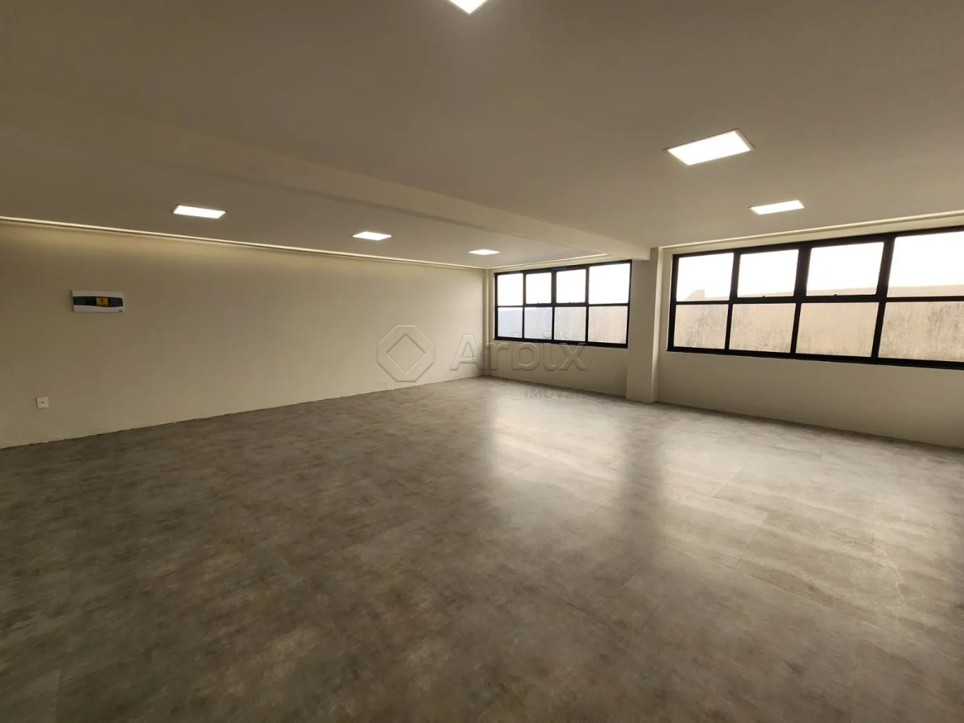 Alugar Comercial / Sala Comercial em Condom&iacute;nio em Americana R$ 2.904,74 - Foto 1