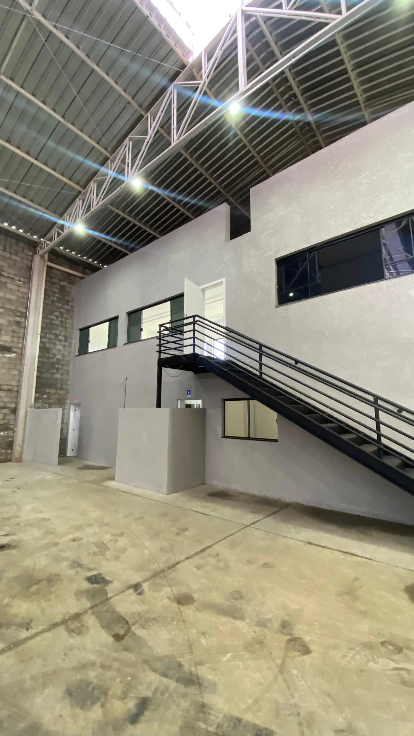 Alugar Comercial / Sal&atilde;o Industrial em Condom&iacute;nio em Americana R$ 12.000,00 - Foto 2