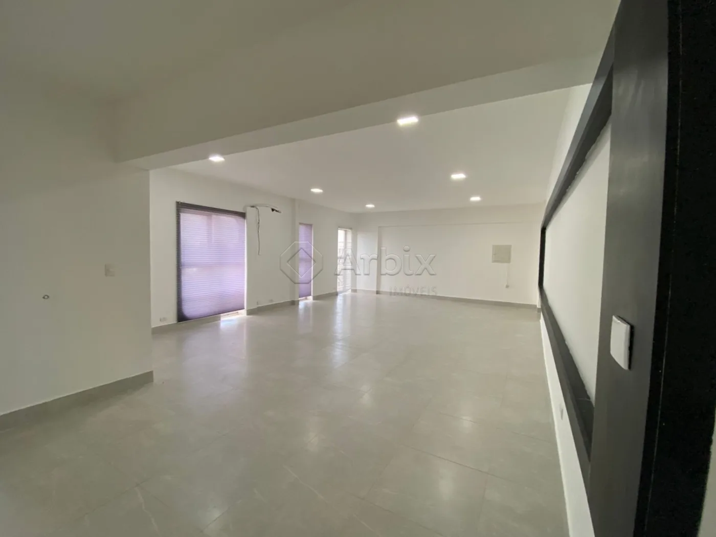 Alugar Comercial / Sala Comercial em Condom&iacute;nio em Americana R$ 1.700,00 - Foto 2