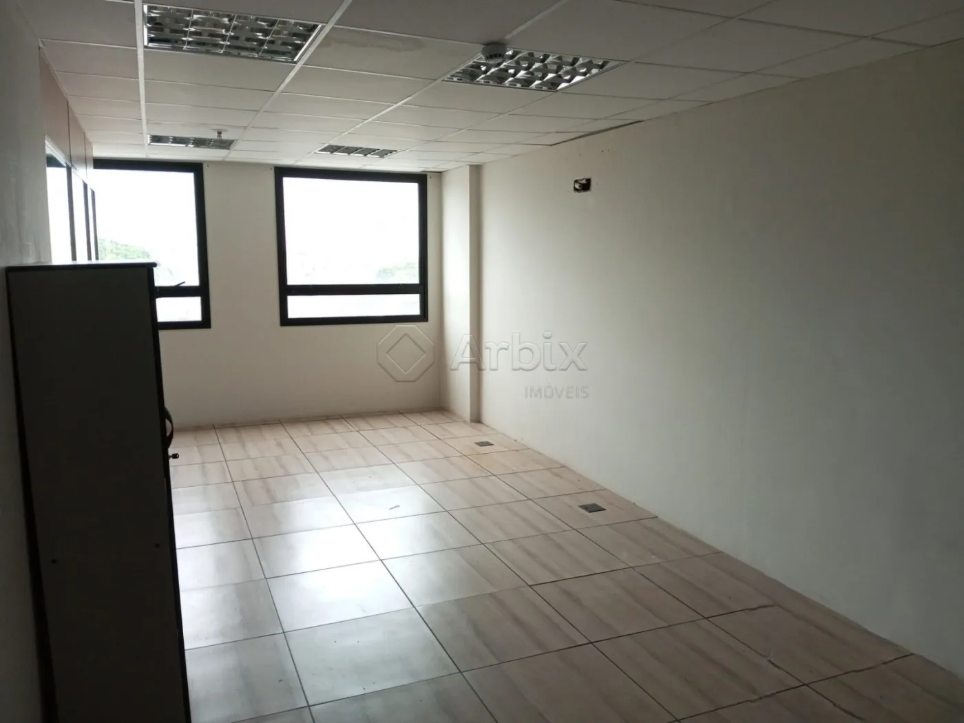 Alugar Comercial / Sala Comercial em Condom&iacute;nio em Americana R$ 2.200,00 - Foto 1