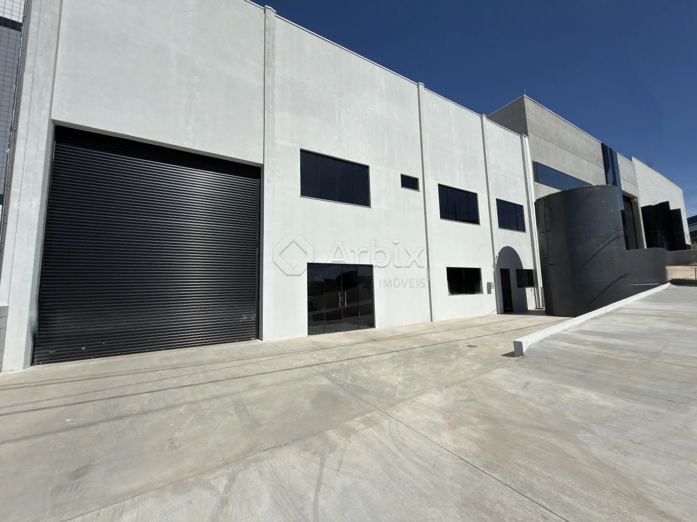 Alugar Comercial / Sal&atilde;o Industrial em Condom&iacute;nio em Santa B&aacute;rbara D`Oeste R$ 16.000,00 - Foto 1
