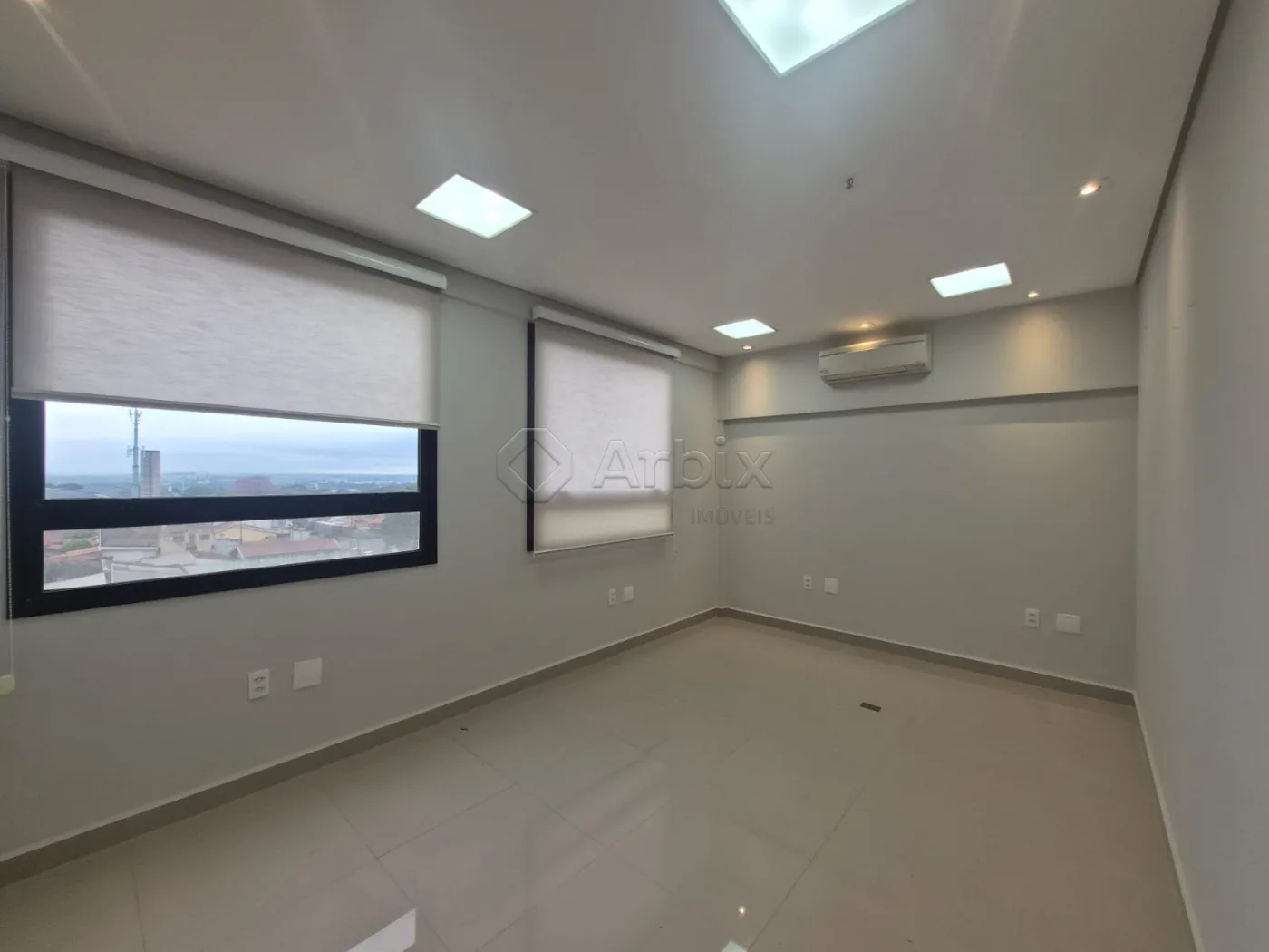 Alugar Comercial / Sala Comercial em Condom&iacute;nio em Americana R$ 3.000,00 - Foto 2