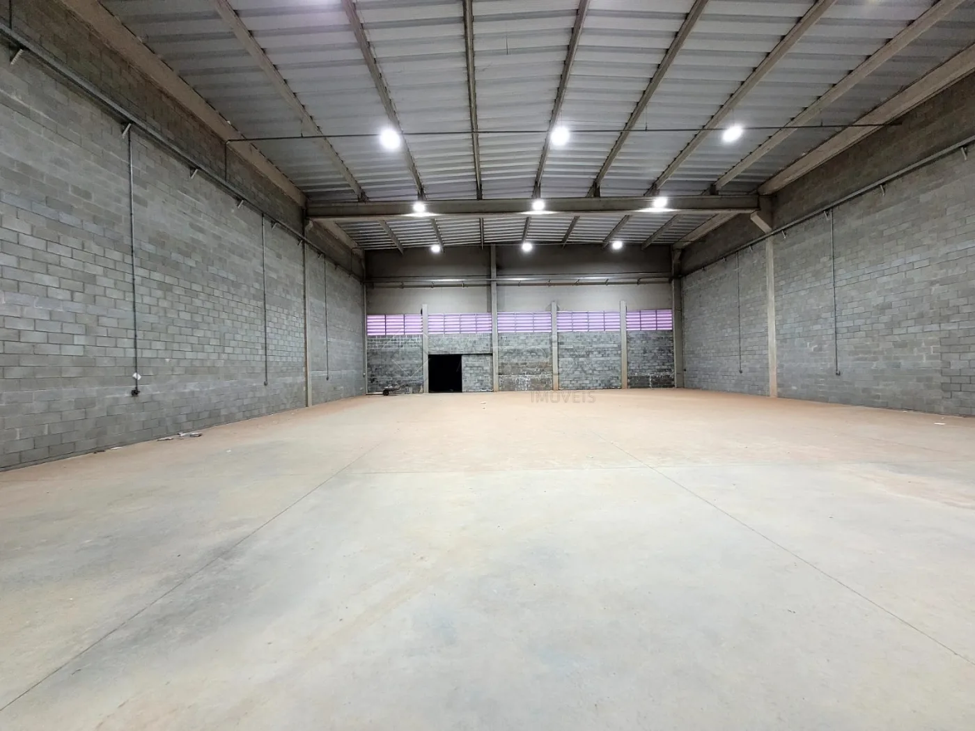 Alugar Comercial / Sal&atilde;o Industrial em Americana R$ 12.000,00 - Foto 2