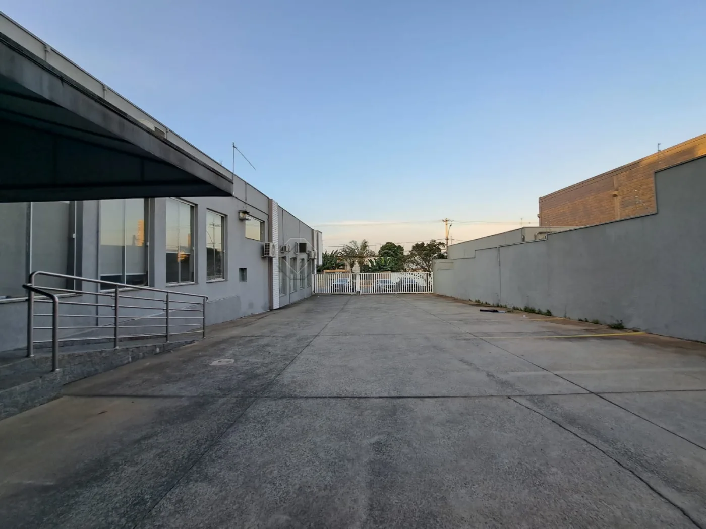 Alugar Comercial / Sal&atilde;o Comercial em Americana R$ 20.000,00 - Foto 3