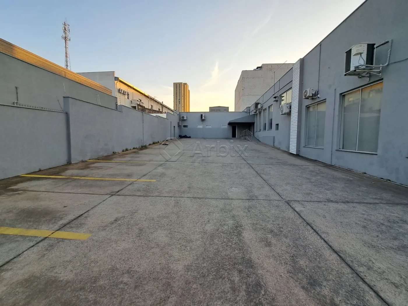 Alugar Comercial / Sal&atilde;o Comercial em Americana R$ 20.000,00 - Foto 2