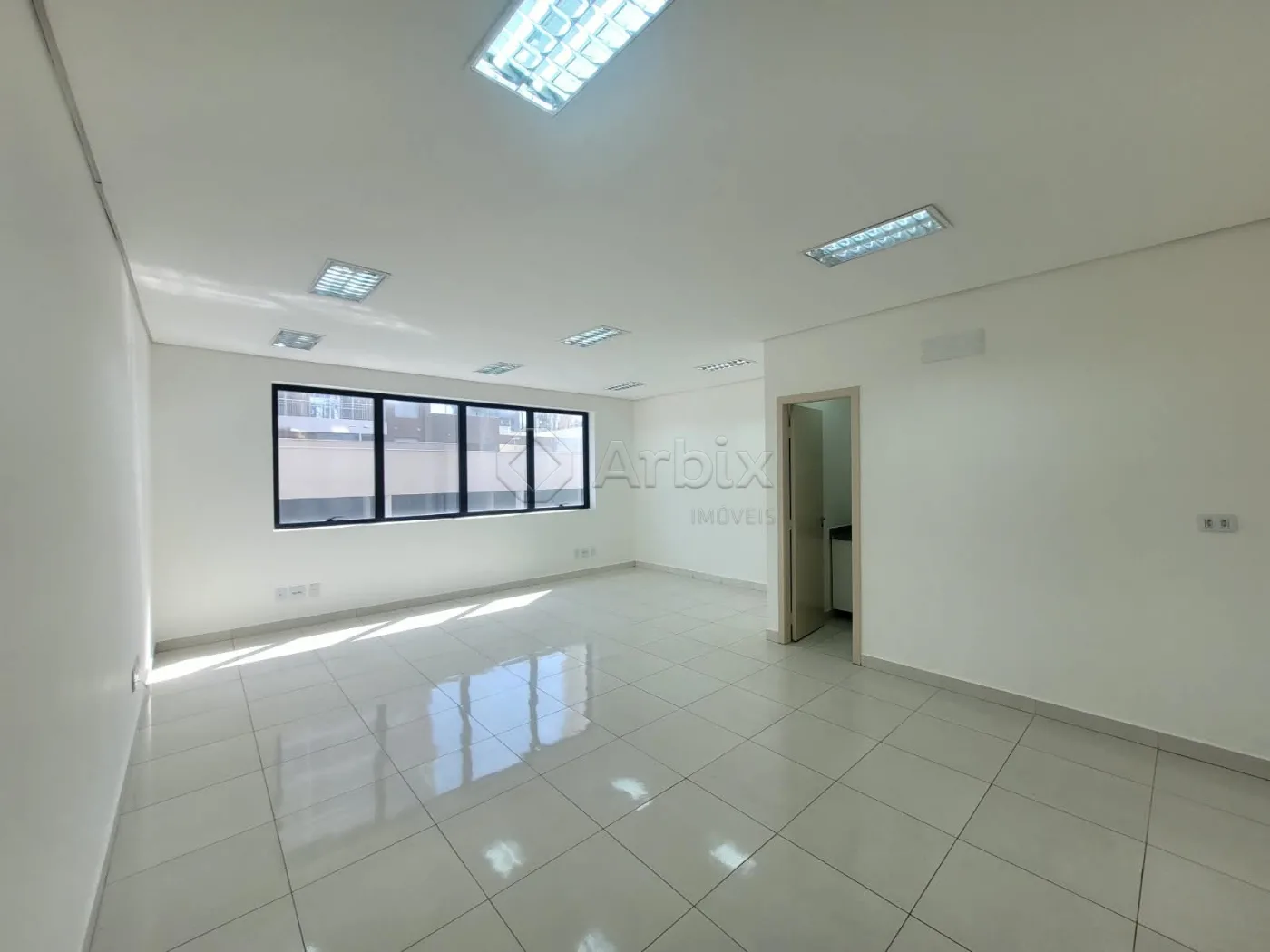 Alugar Comercial / Sala Comercial em Condom&iacute;nio em Americana R$ 2.300,00 - Foto 1
