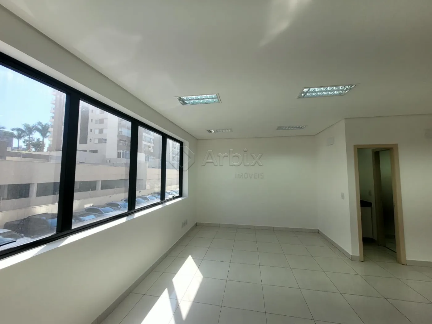 Alugar Comercial / Sala Comercial em Condom&iacute;nio em Americana R$ 2.300,00 - Foto 4