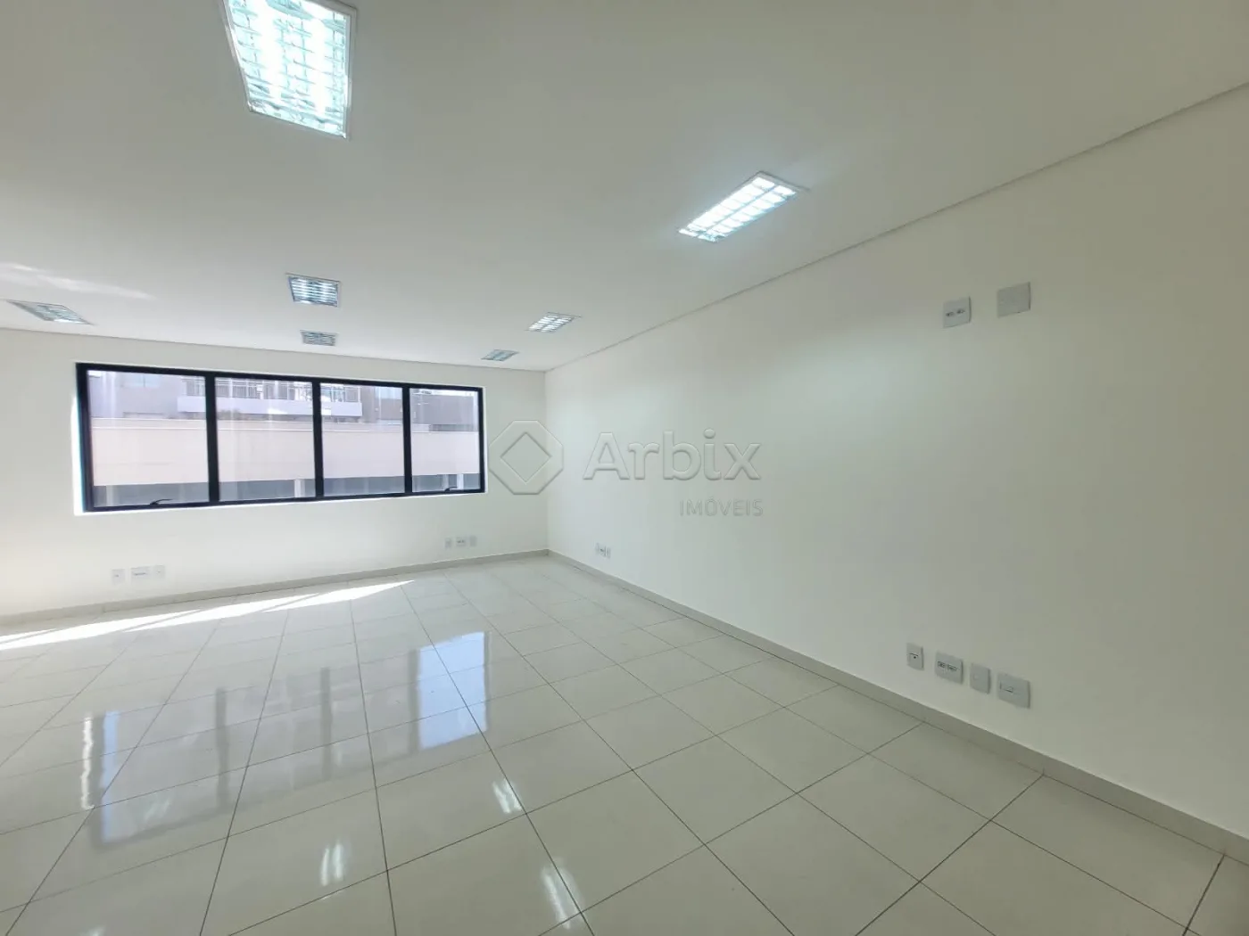 Alugar Comercial / Sala Comercial em Condom&iacute;nio em Americana R$ 2.300,00 - Foto 1