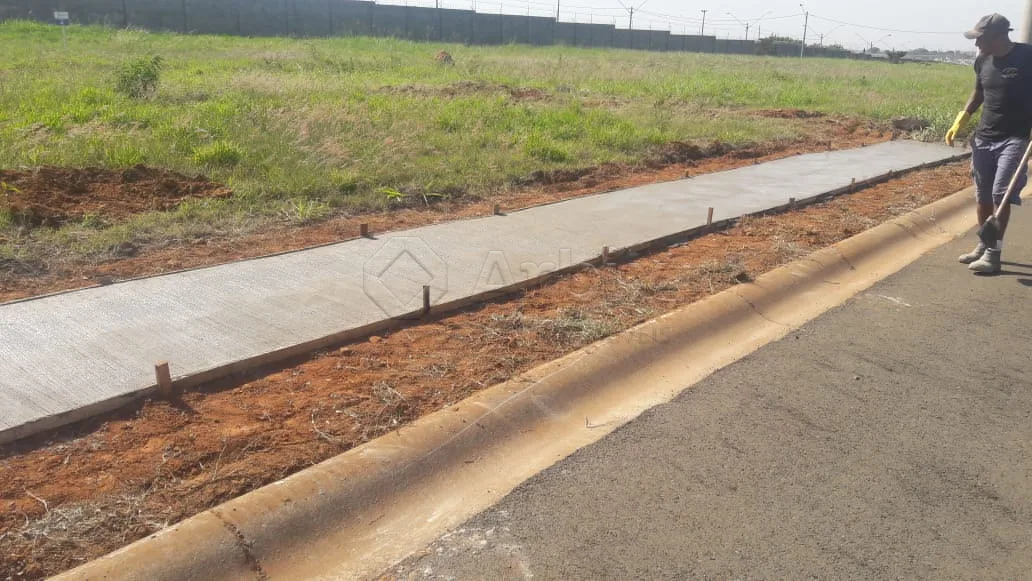 Alugar Terreno / Condom&iacute;nio em Santa B&aacute;rbara D`Oeste R$ 1.900,00 - Foto 3
