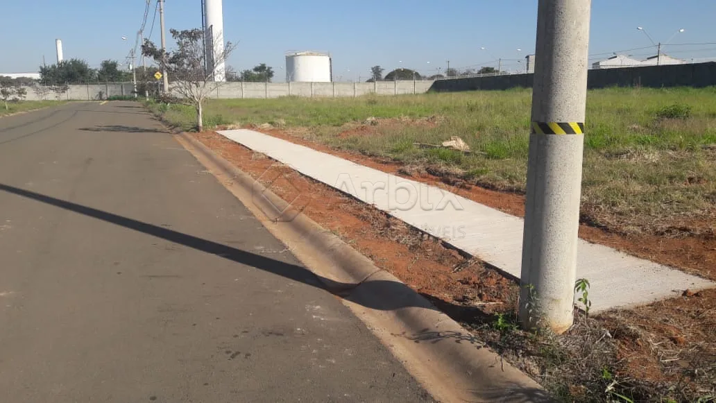 Alugar Terreno / Condom&iacute;nio em Santa B&aacute;rbara D`Oeste R$ 1.900,00 - Foto 4