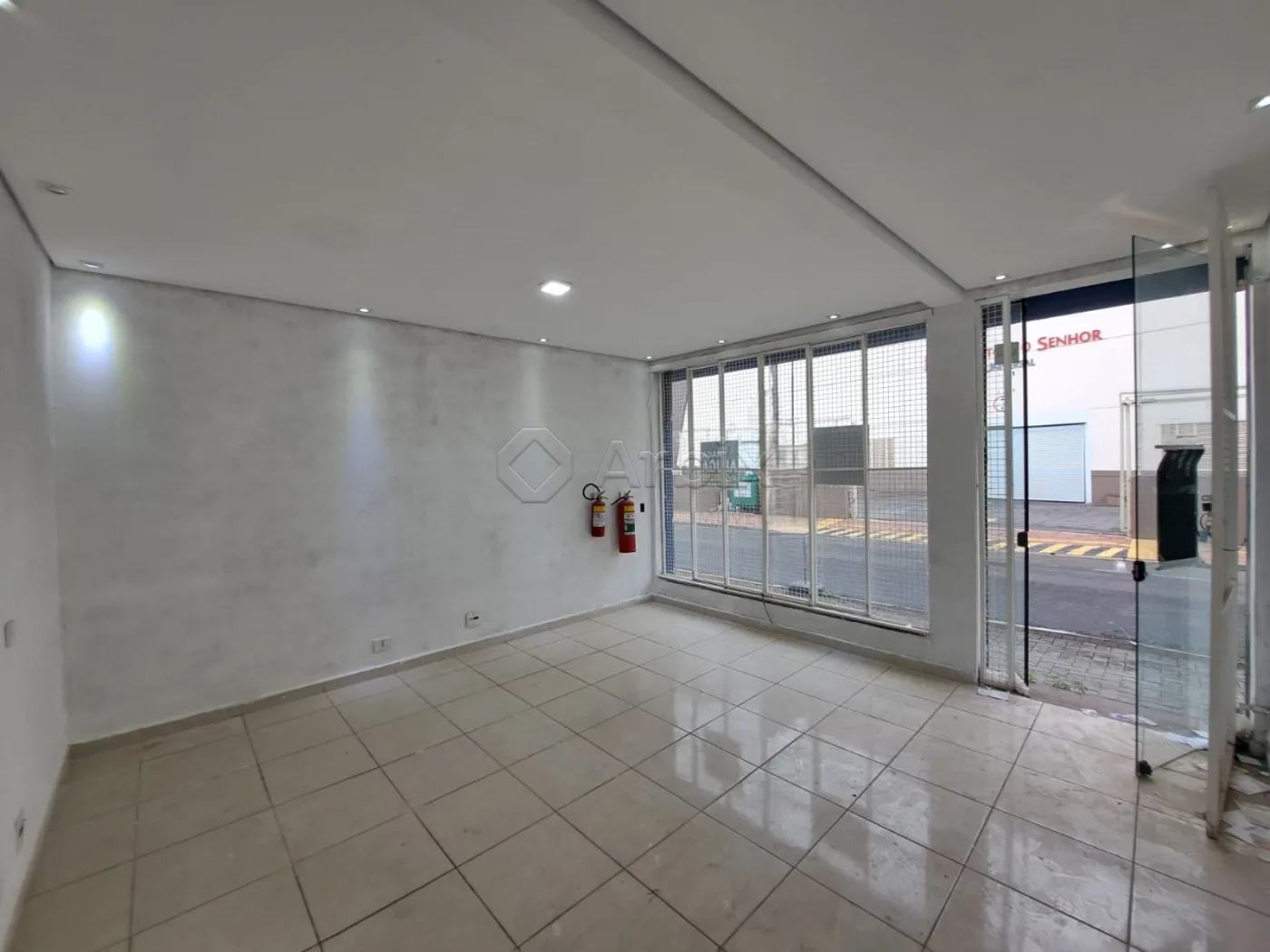 Alugar Comercial / Sala Comercial em Americana R$ 800,00 - Foto 1