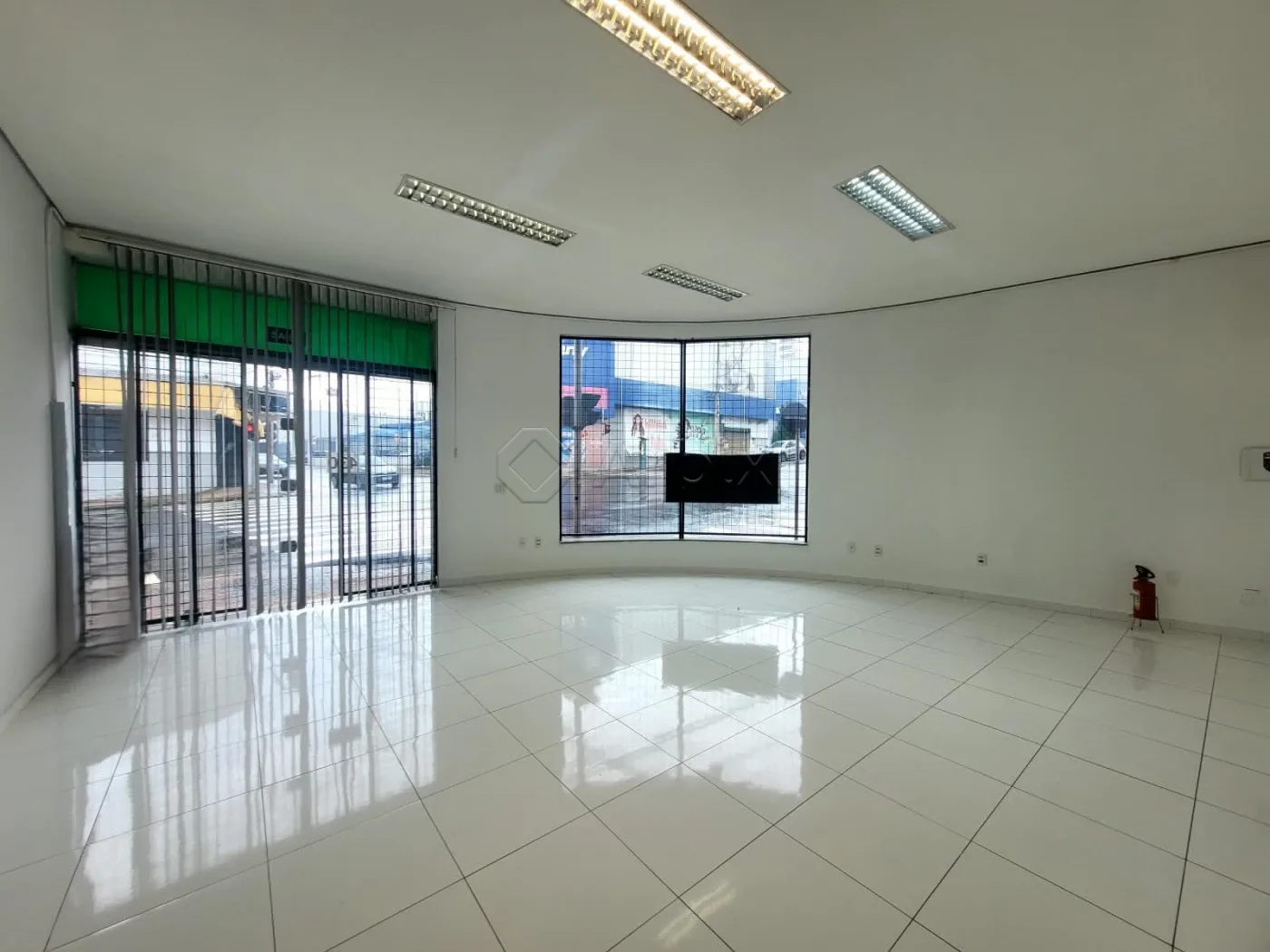 Alugar Comercial / Sala Comercial em Americana R$ 3.000,00 - Foto 2