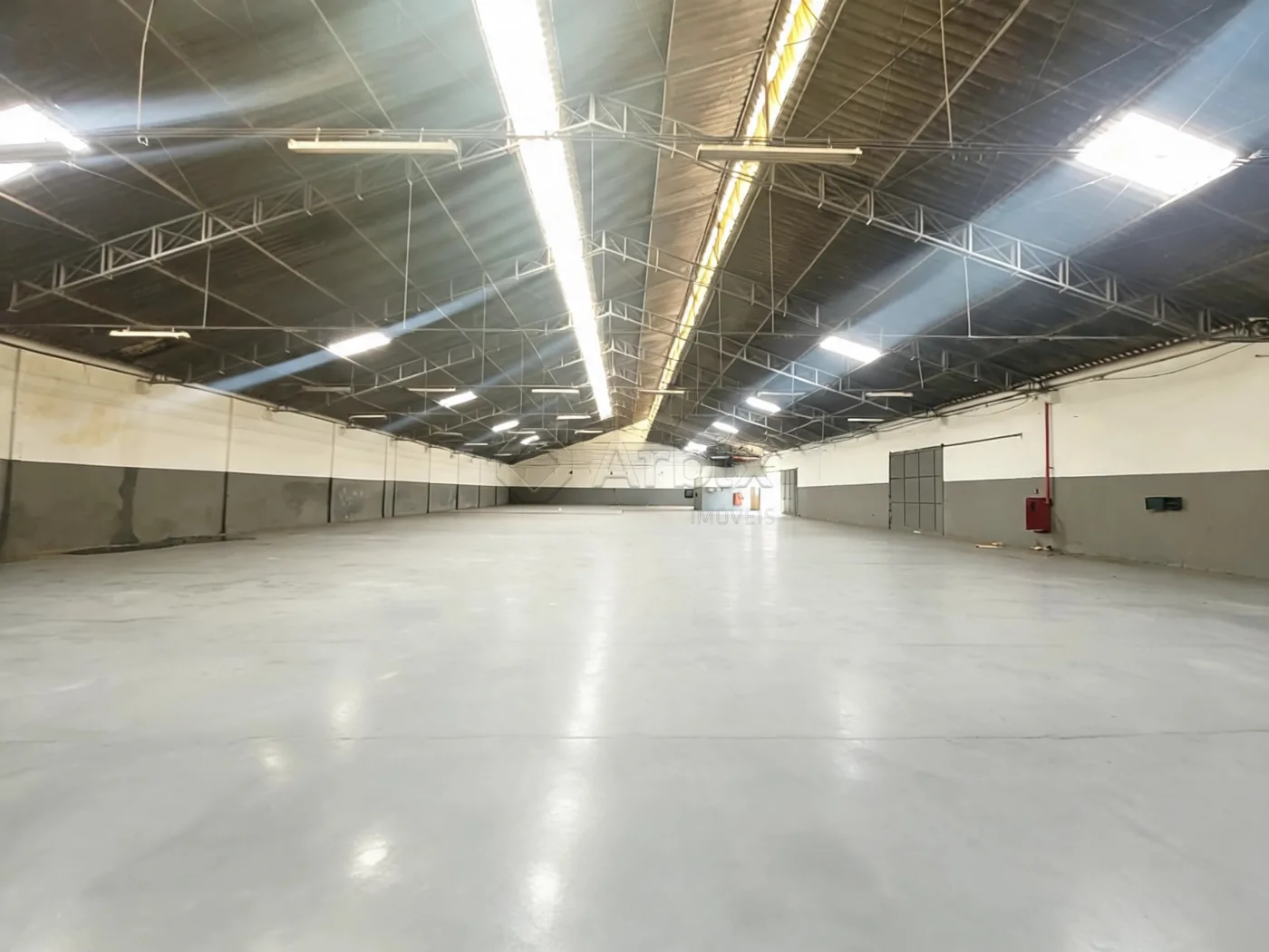 Alugar Comercial / Sal&atilde;o Industrial em Americana R$ 18.000,00 - Foto 4