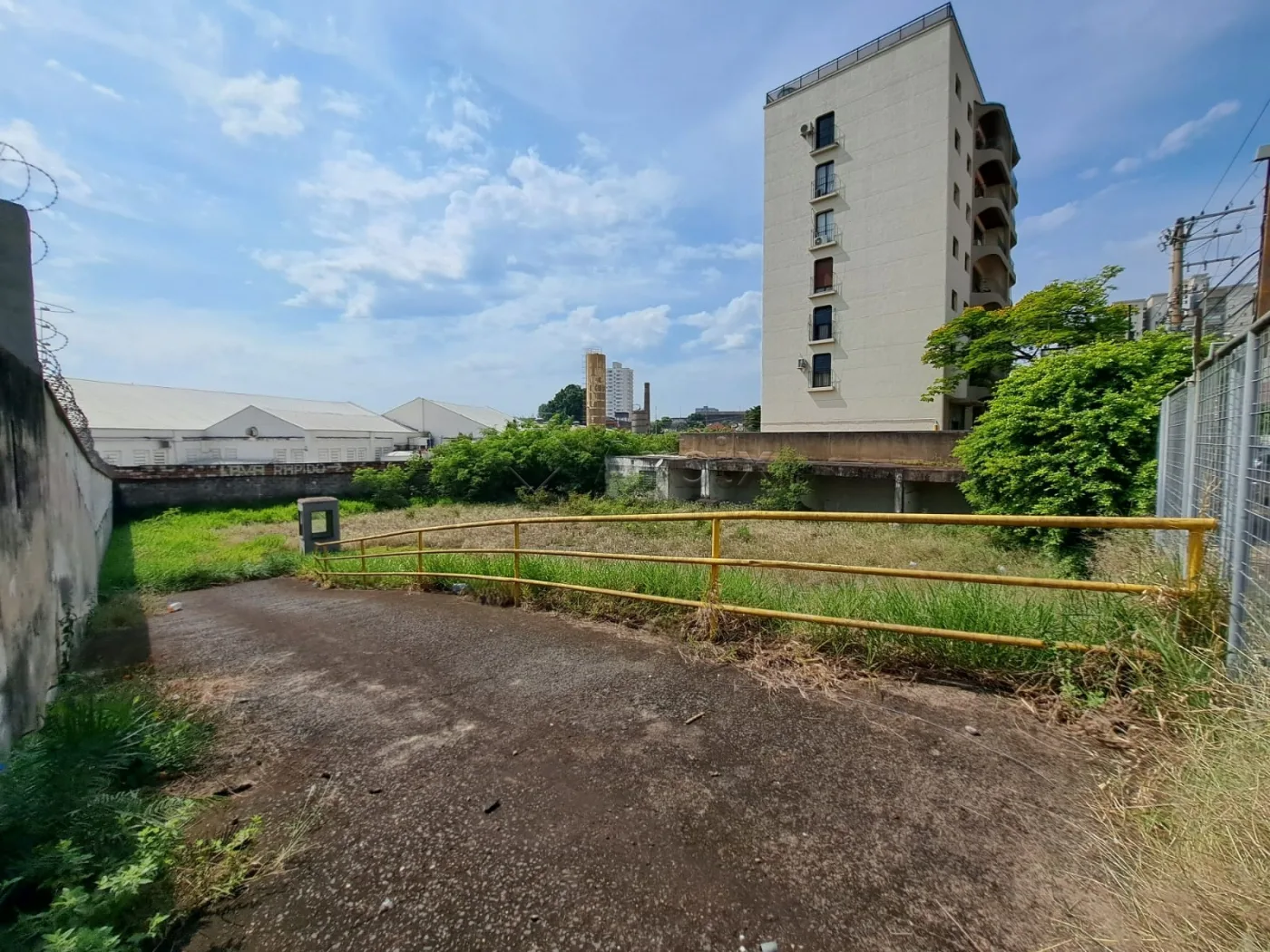 Alugar Terreno / Comercial em Americana R$ 3.700,00 - Foto 1