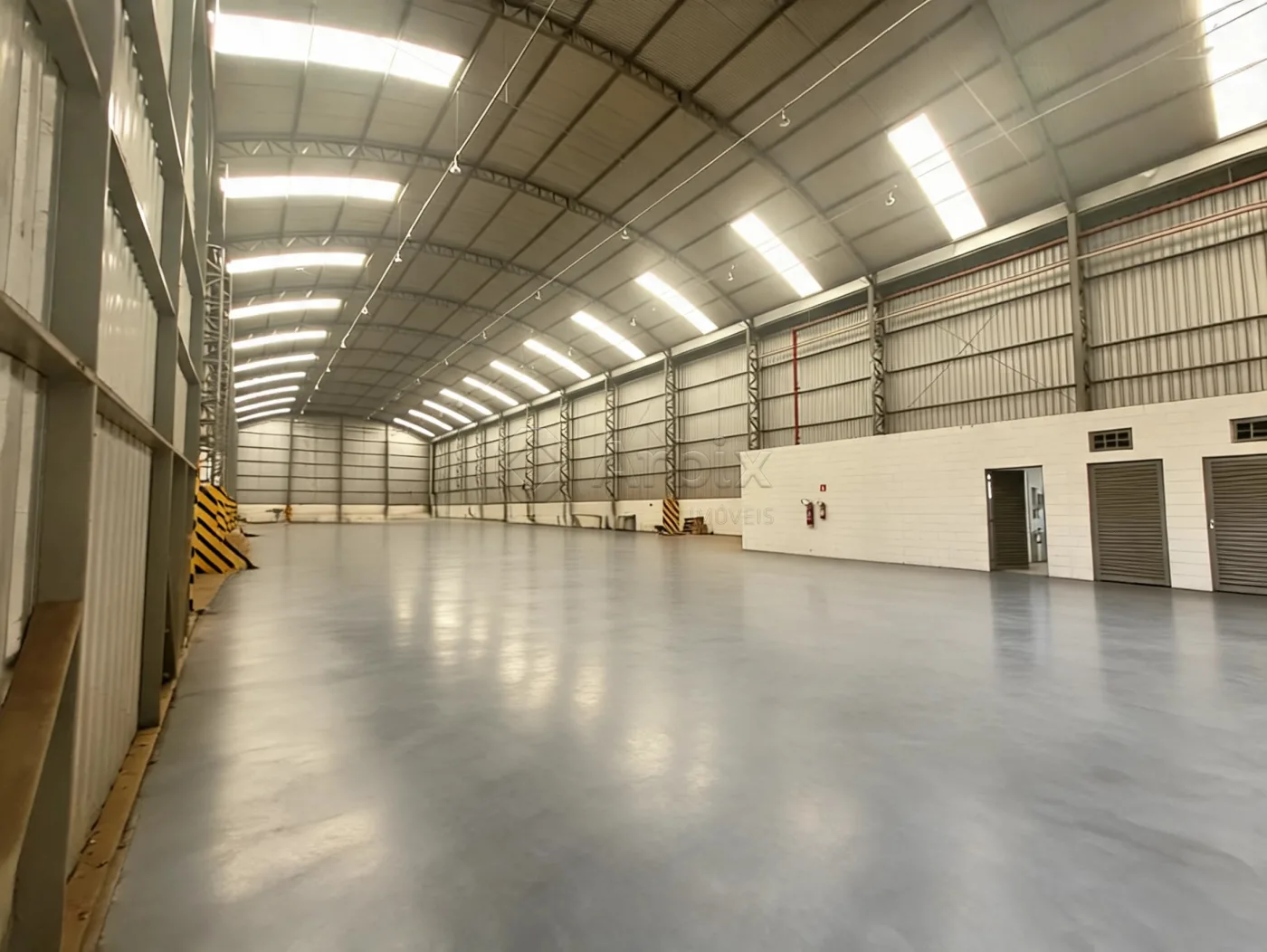 Alugar Comercial / Sal&atilde;o Industrial em Condom&iacute;nio em Limeira R$ 32.480,00 - Foto 2
