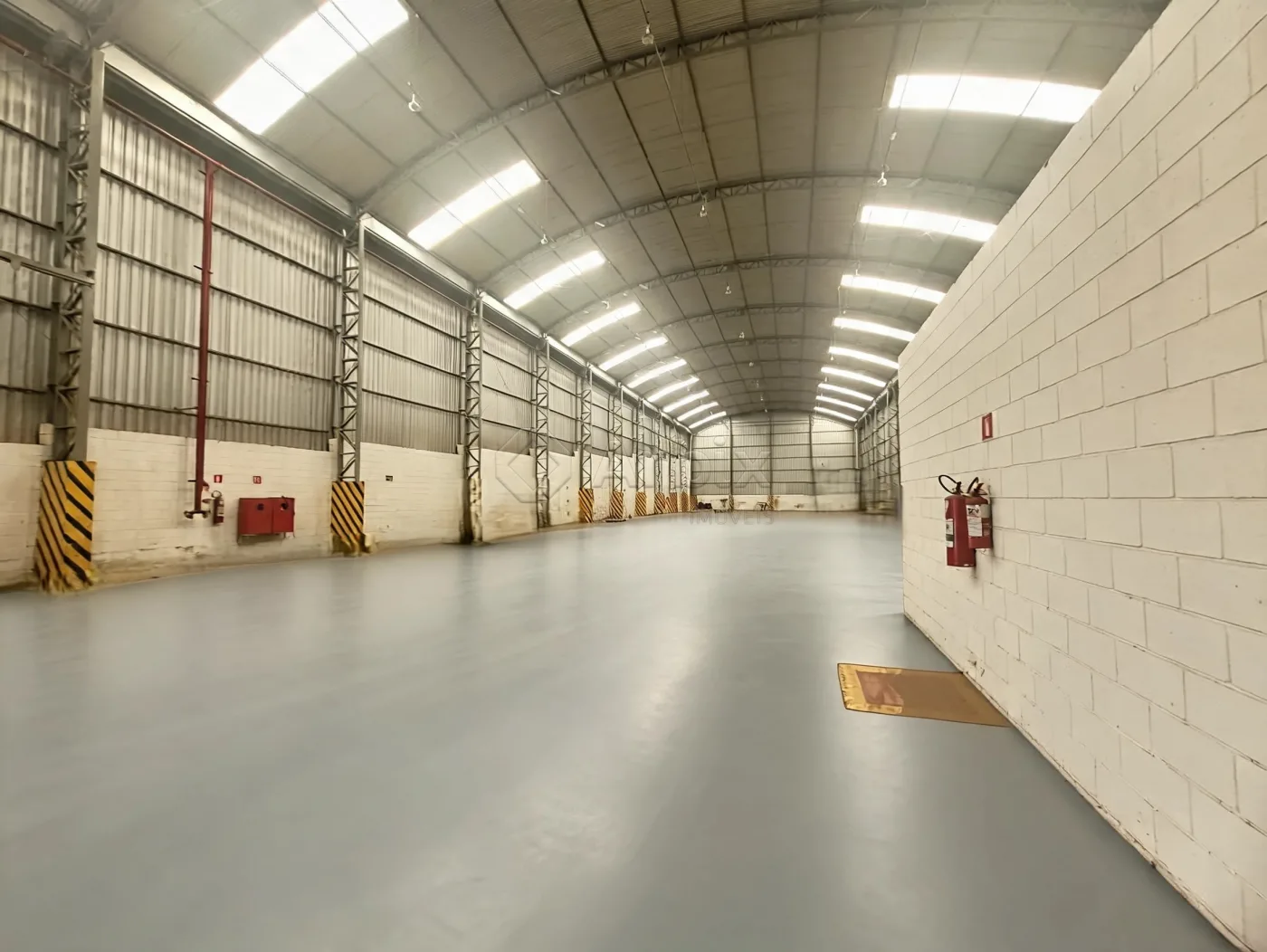 Alugar Comercial / Sal&atilde;o Industrial em Condom&iacute;nio em Limeira R$ 32.480,00 - Foto 3