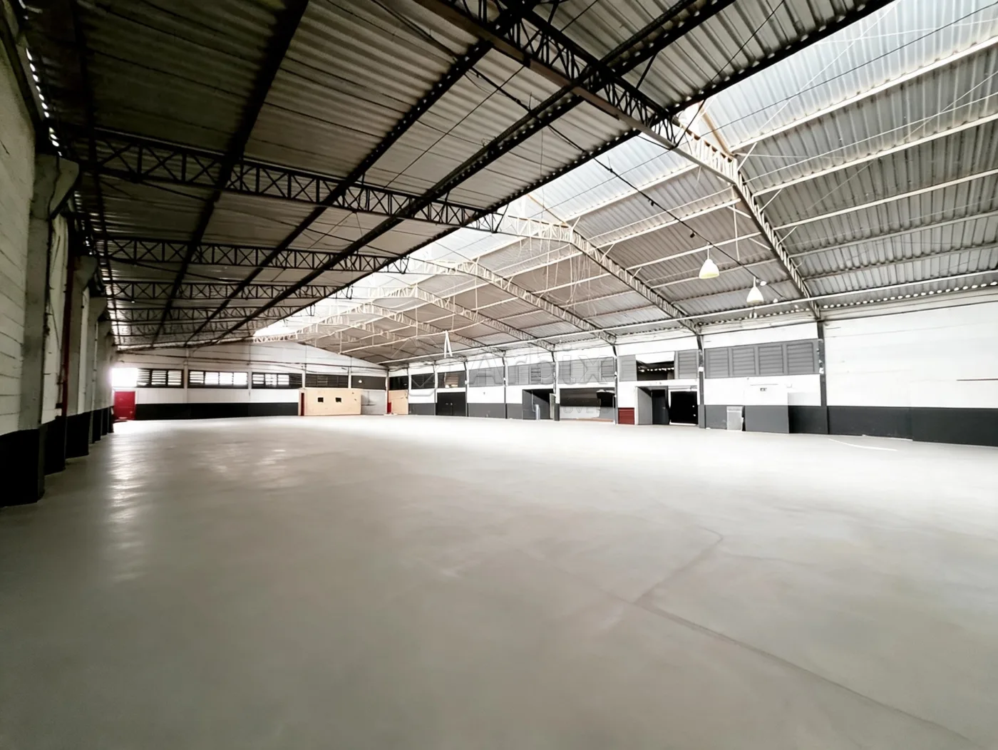 Alugar Comercial / Sal&atilde;o Industrial em Santa B&aacute;rbara D`Oeste R$ 9.500,00 - Foto 3