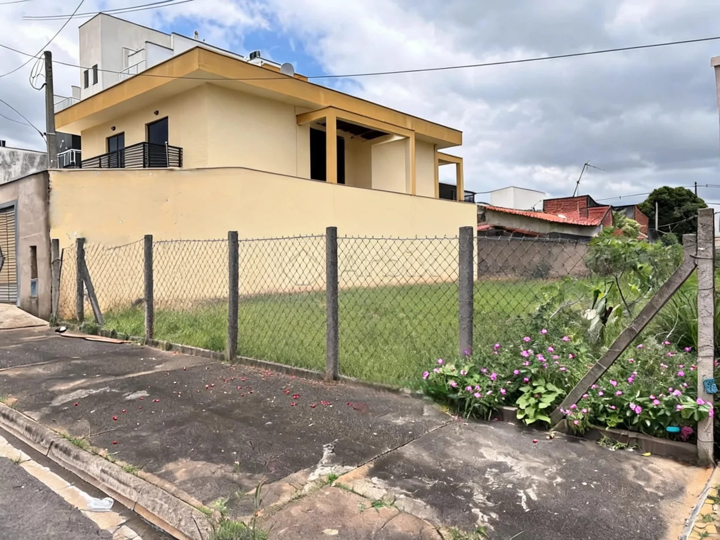 Comprar Terreno / Residencial em Americana R$ 430.000,00 - Foto 2