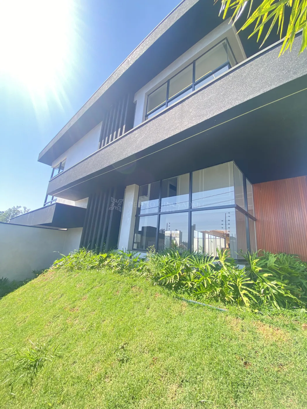 Sobrado à venda em Jardim Cidade Monções, Maringá — Portal Chave Fácil