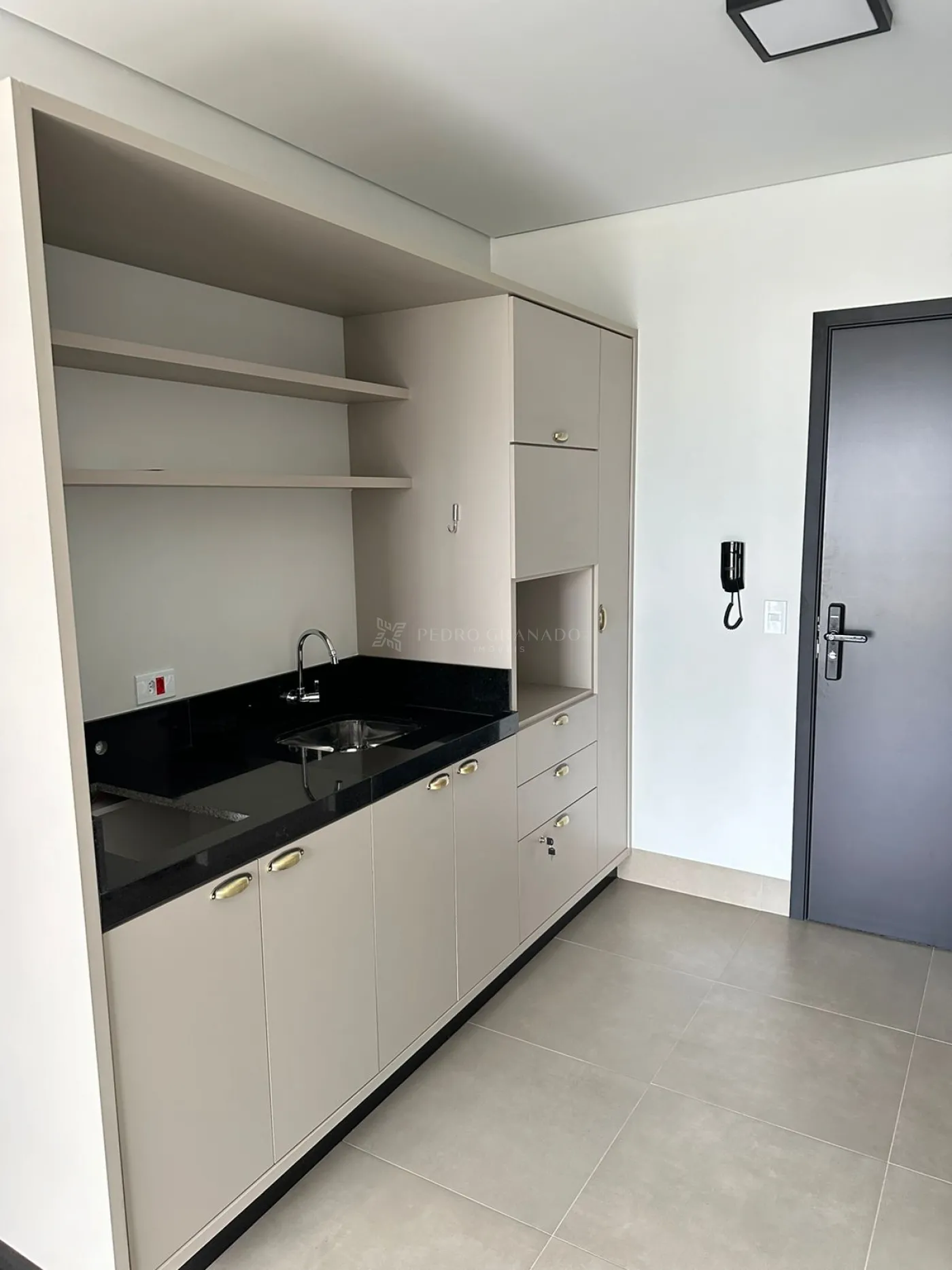 Flat para alugar em Zona 01, Maringá — Portal Chave Fácil