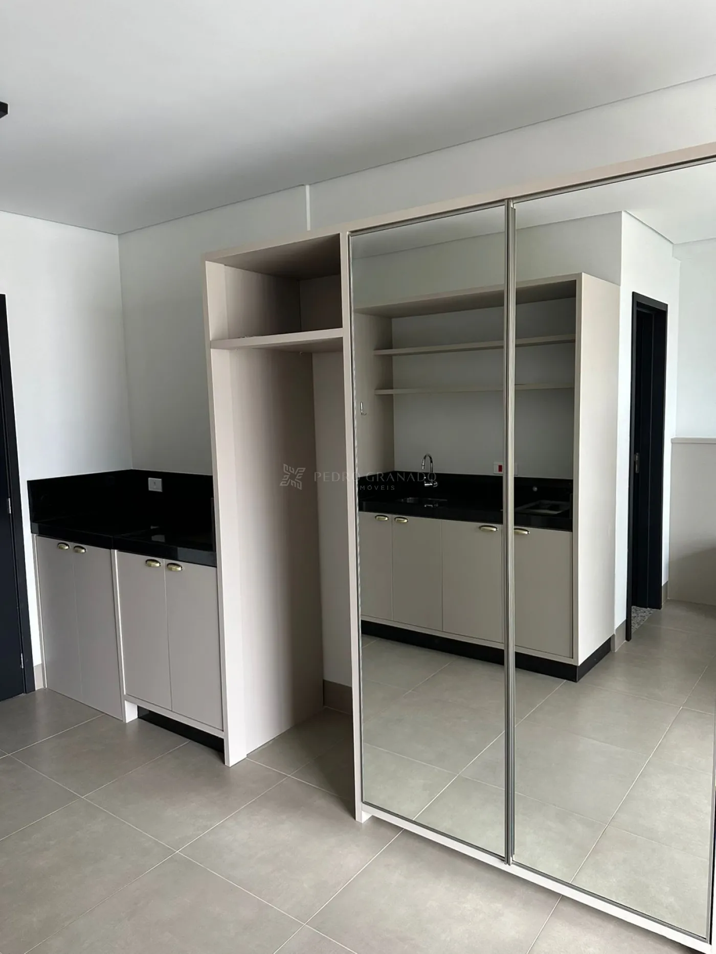 Flat para alugar em Zona 01, Maringá — Portal Chave Fácil