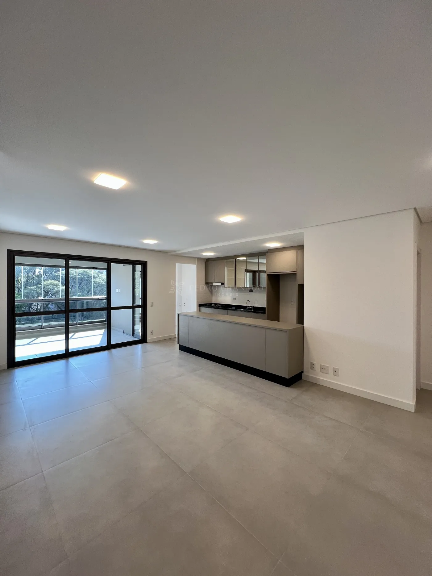 Apartamento para alugar em Zona 07, Maringá — Portal Chave Fácil