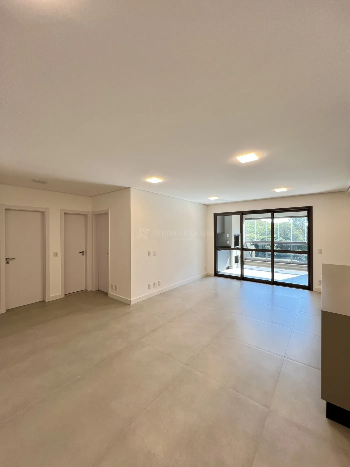 Apartamento para alugar em Zona 07, Maringá — Portal Chave Fácil