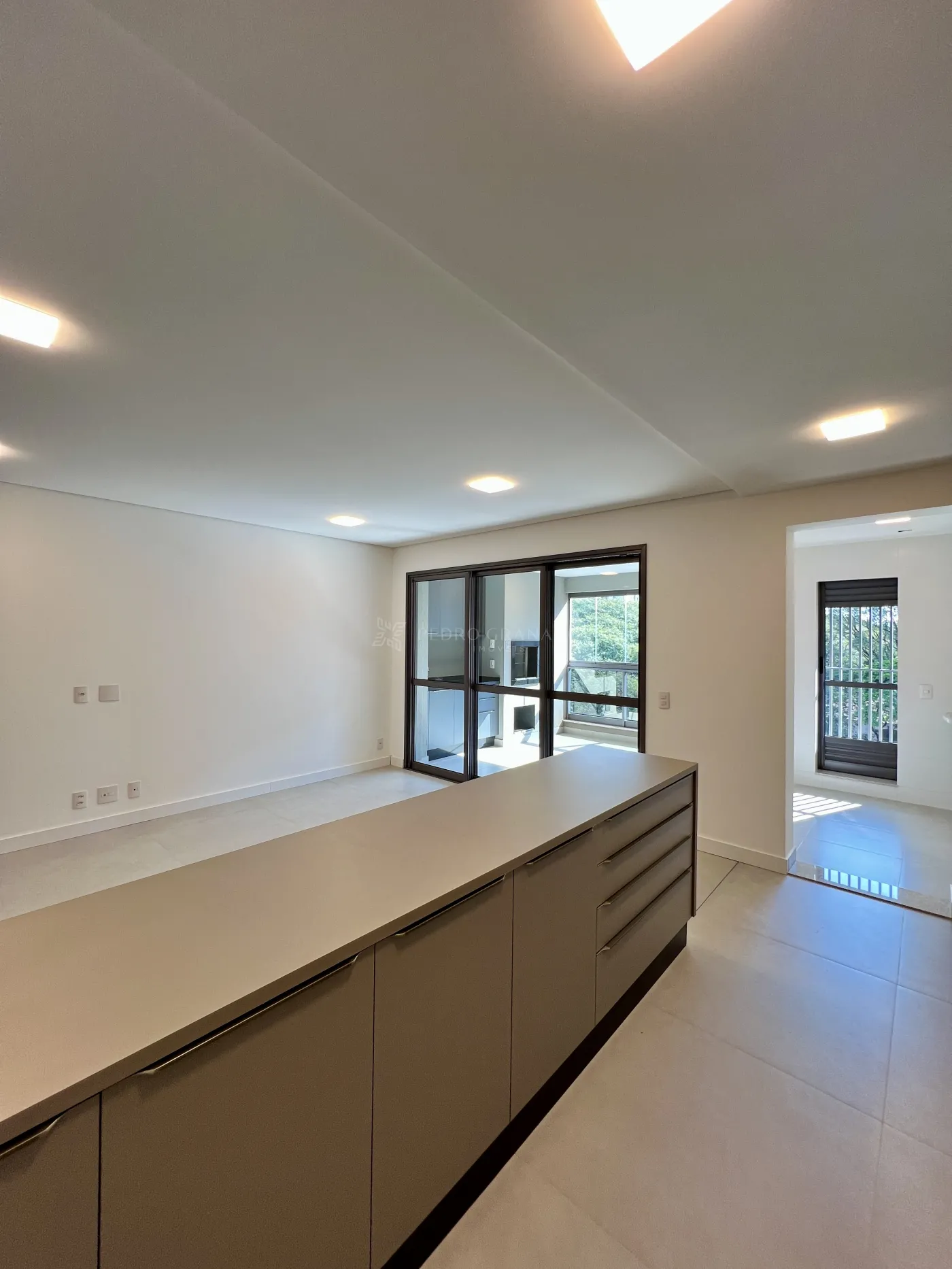 Apartamento para alugar em Zona 07, Maringá — Portal Chave Fácil