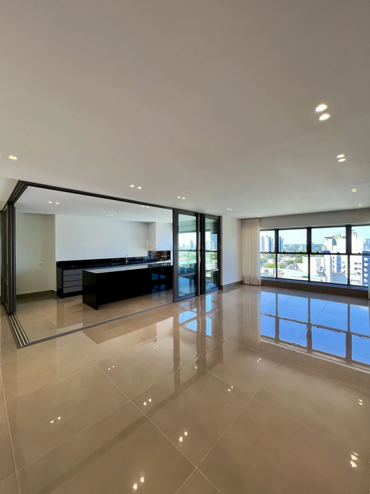 Apartamento para alugar em Zona 04, Maringá — Portal Chave Fácil