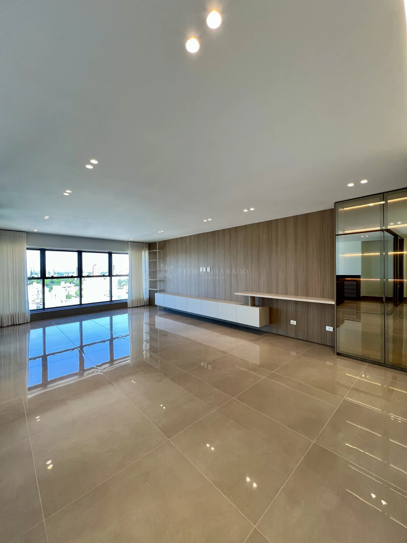 Apartamento para alugar em Zona 04, Maringá — Portal Chave Fácil