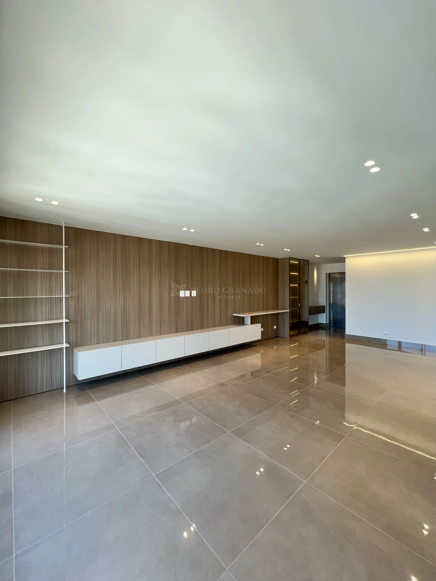 Apartamento para alugar em Zona 04, Maringá — Portal Chave Fácil
