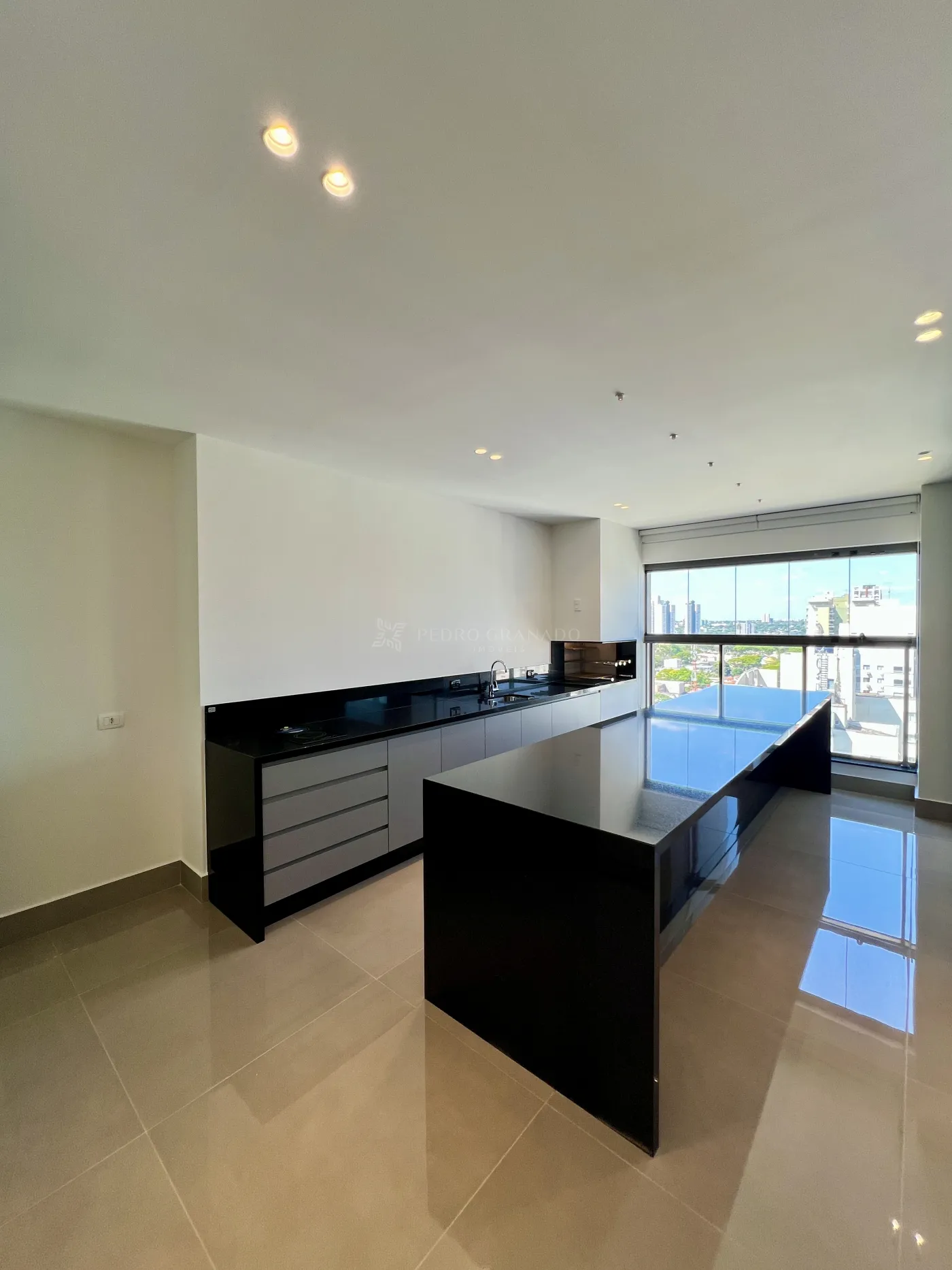 Apartamento para alugar em Zona 04, Maringá — Portal Chave Fácil
