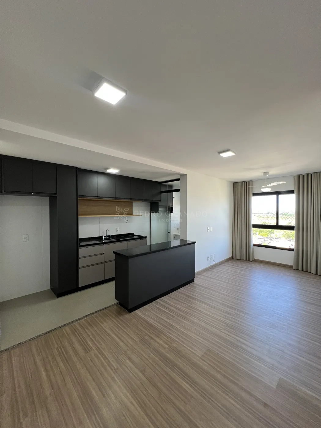Apartamento para alugar em Zona 08, Maringá — Portal Chave Fácil