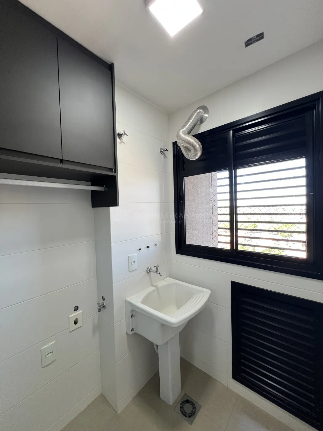 Apartamento para alugar em Zona 08, Maringá — Portal Chave Fácil