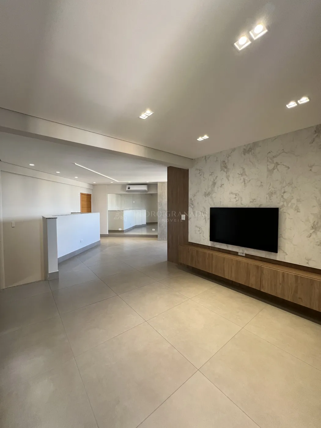 Apartamento para alugar em Zona 07, Maringá — Portal Chave Fácil