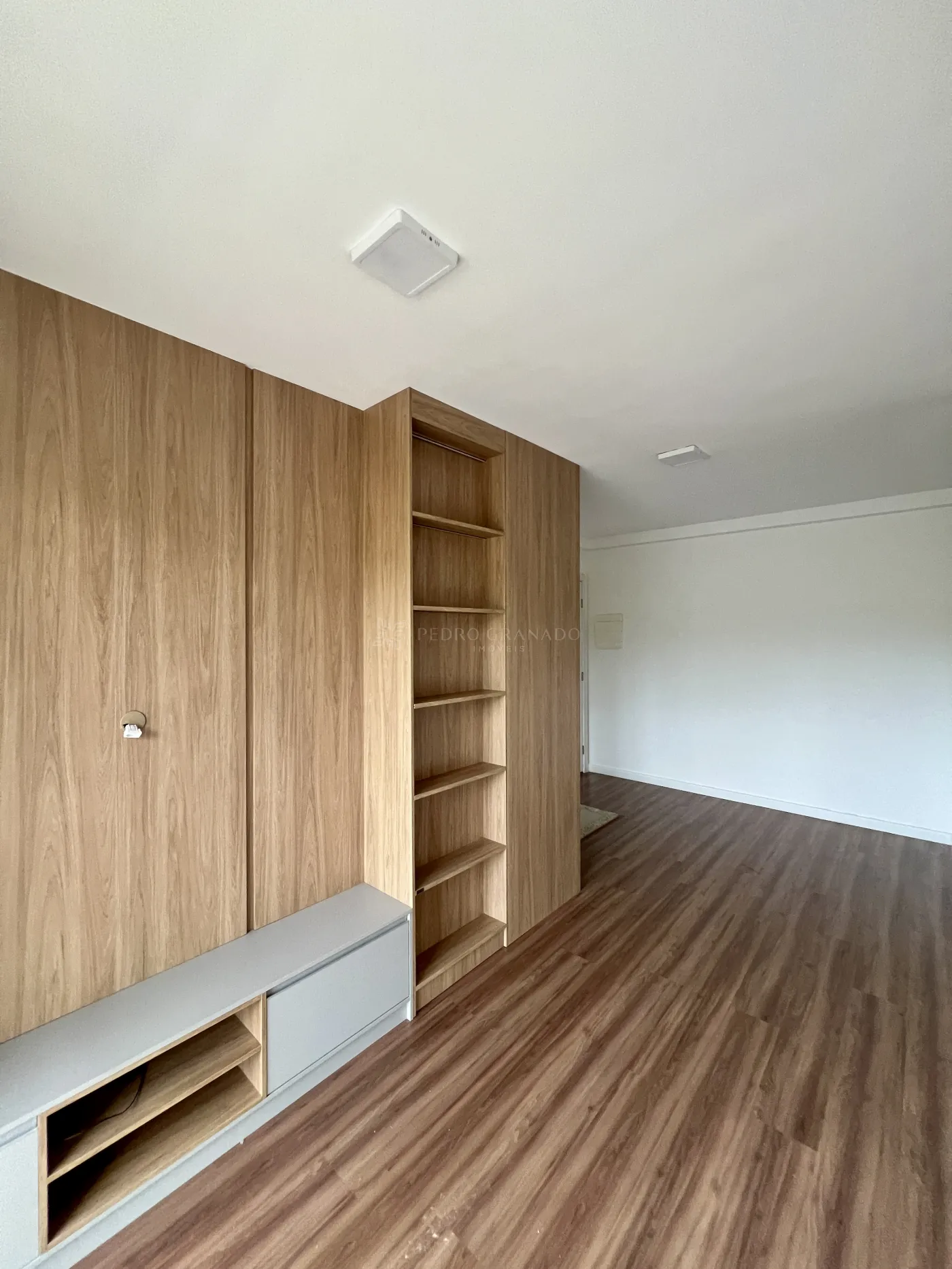 Apartamento para alugar em Zona 08, Maringá — Portal Chave Fácil